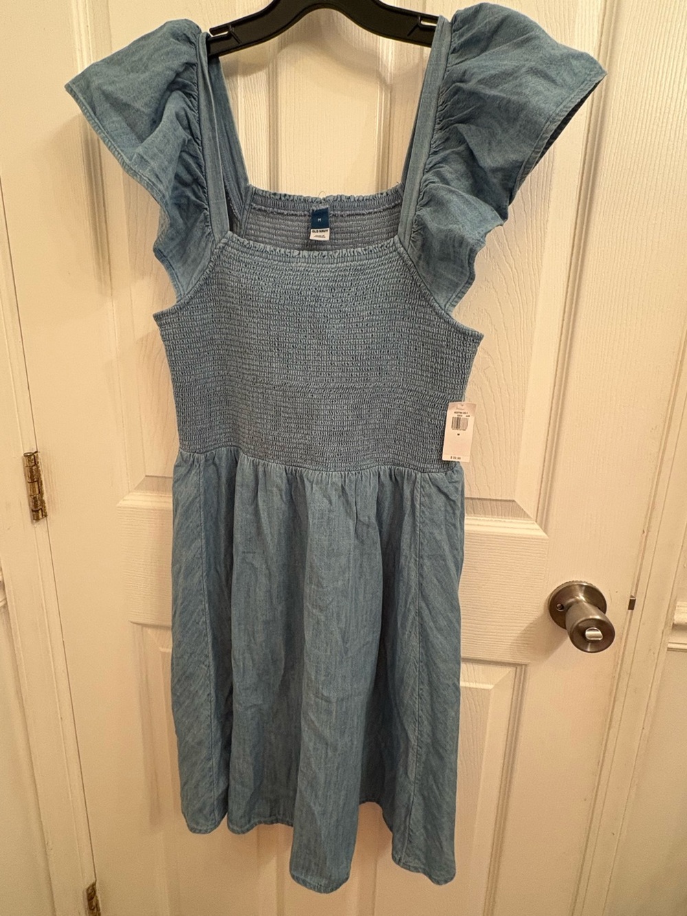 Old Navy Chambray Denim Smocked Bodice Flutter Ruffle Sleeve NWT size M